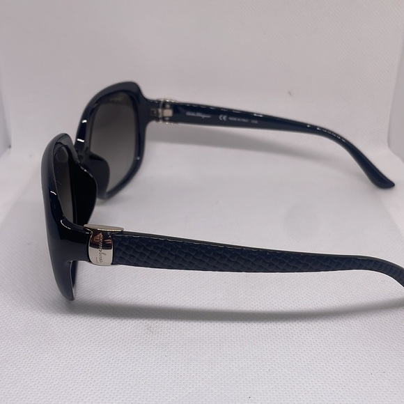 Salvatore Ferragamo Sunglasses with case - Picture 5 of 8
